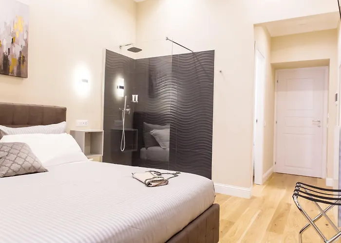 בית הארחה Nazionale Palace 4*