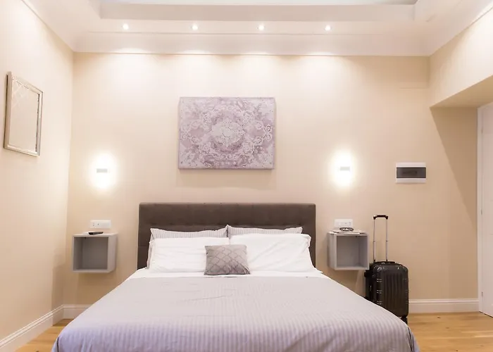 Nazionale Palace בית הארחה 4*